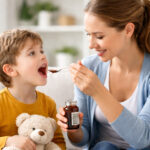 Suvi kašalj kod dece koji se leči uz pomoć sirupa